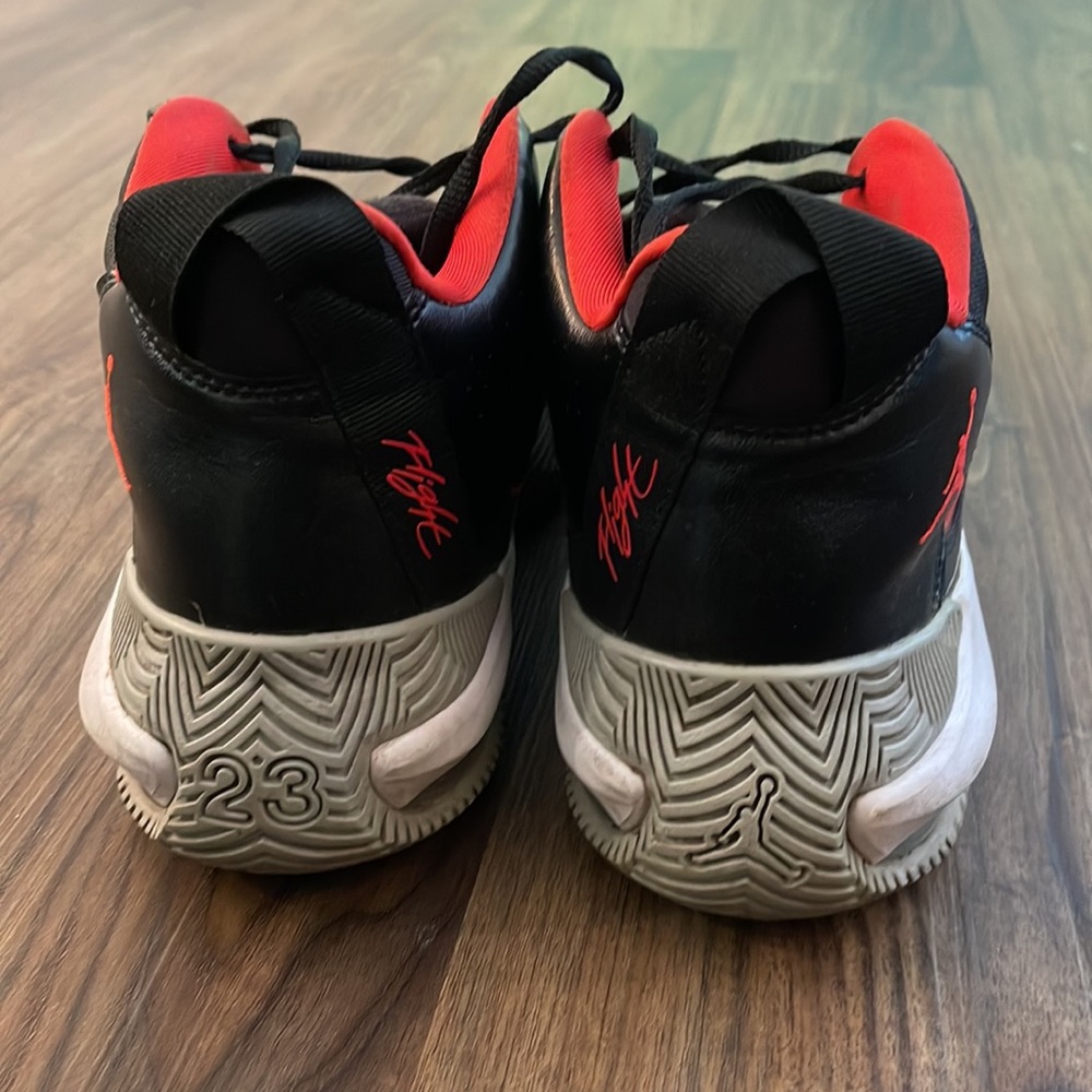 Jordan Stay Loyal - Picture 4 of 7